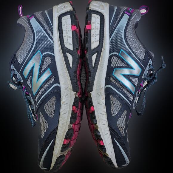 New Balance Gray, Pink, Blue Athletic Shoes Tennies 9 - Picture 9 of 10